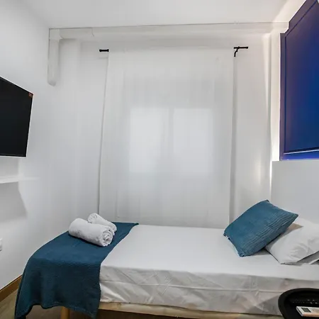 Large Attic Canteras - Only Adults *