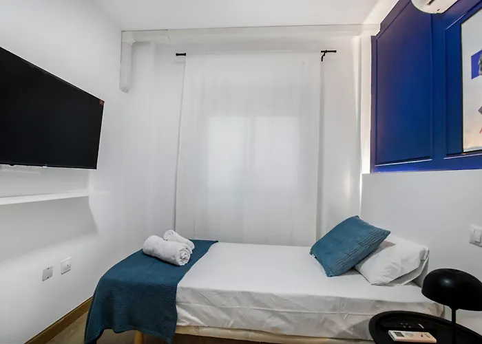 Large Attic Canteras - Only Adults *