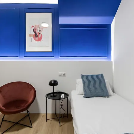 Large Attic Canteras - Only Adults بيت ضيافة