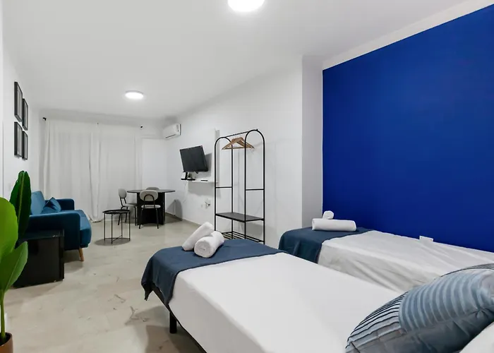 Large Attic Canteras - Only Adults *