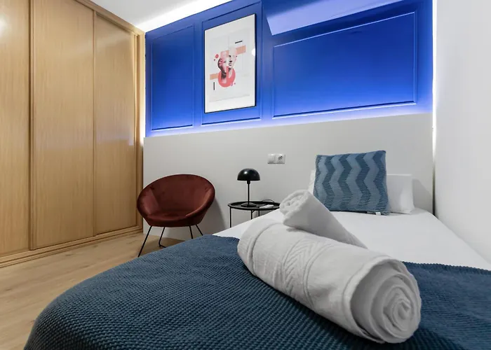 Large Attic Canteras - Only Adults